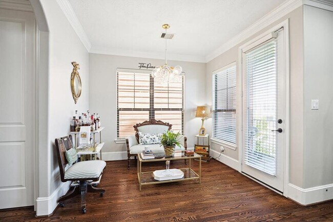 Foto del edificio - 1042 W 23rd St