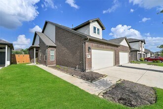 Building Photo - 7322 Coconut Bay Dr
