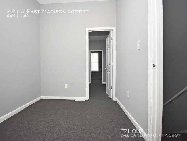 Building Photo - 2215 E Madison St
