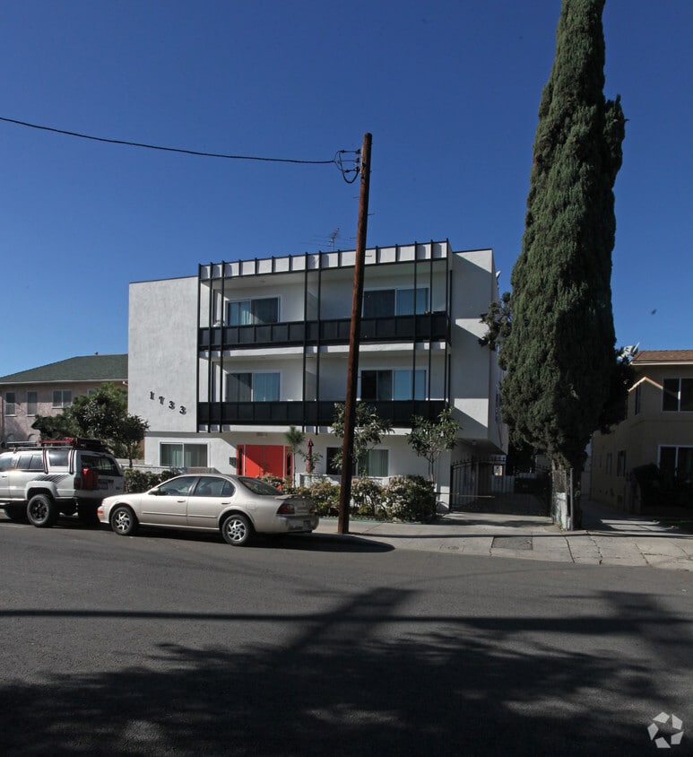 Building Photo - 1733 N Alexandria Ave