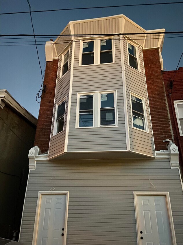 Primary Photo - 1541 N 60th St