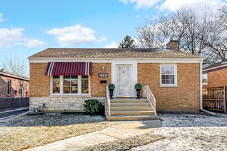 Building Photo - 413 S Gilbert Ave