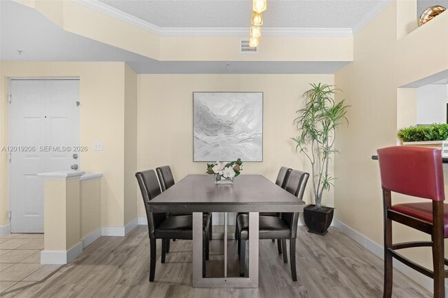 Foto del edificio - 17150 N Bay Rd