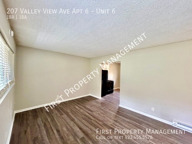 Building Photo - 207 Valley View Ave