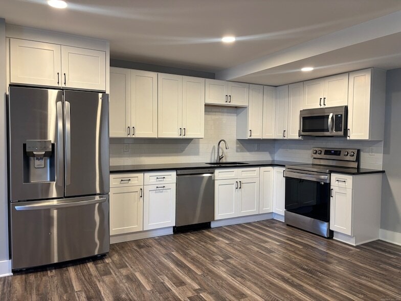 Primary Photo - 303 Norwich-New London Turnpike