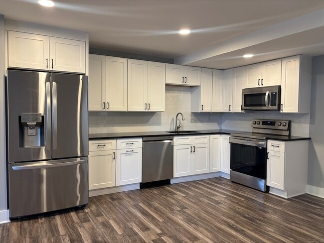 Photo - 303 Norwich-New London Turnpike House