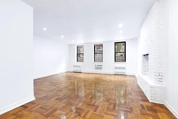 Foto del edificio - 250 W 15th St