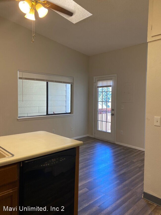 Building Photo - 1 br, 1 bath House - 922 S Dearborn Way #19