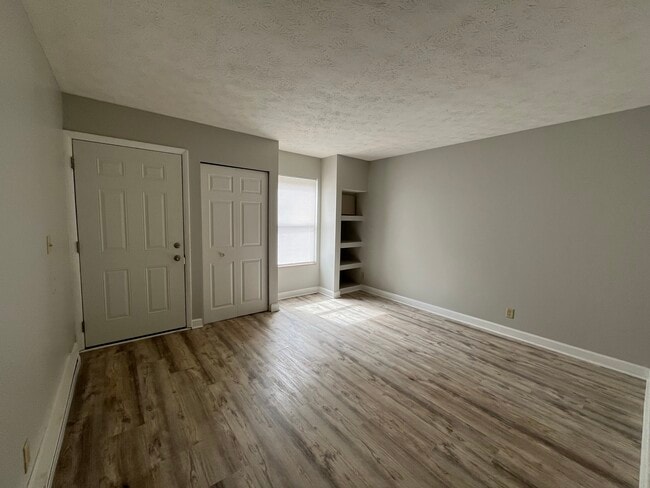 Building Photo - 101 Forest Ln