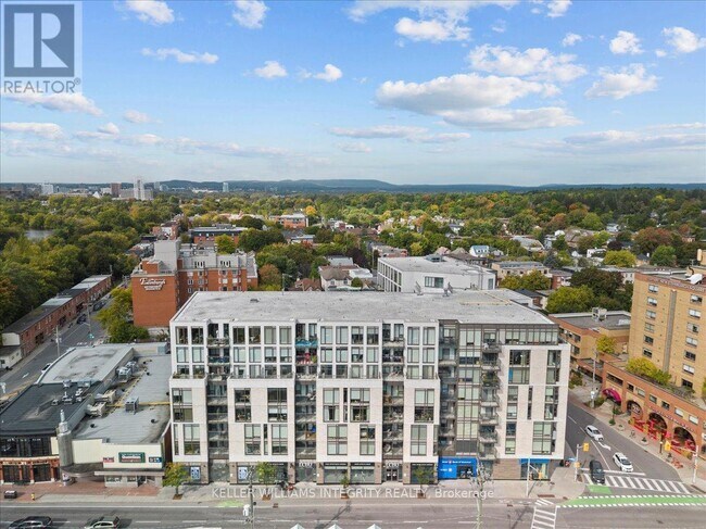 Photo du bâtiment - 411-411 MacKay St