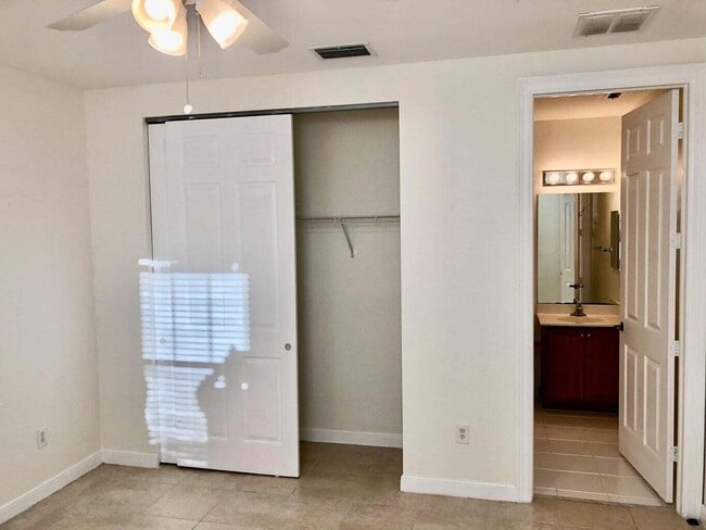 Building Photo - 609 Amador Ln