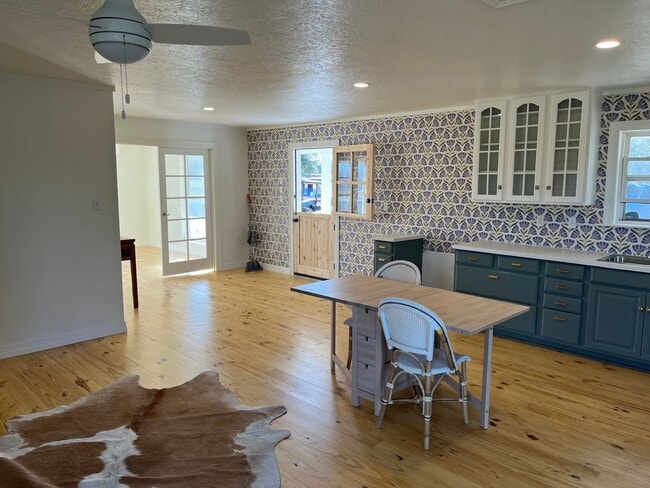 Foto del edificio - 1227 Deer Run Rd