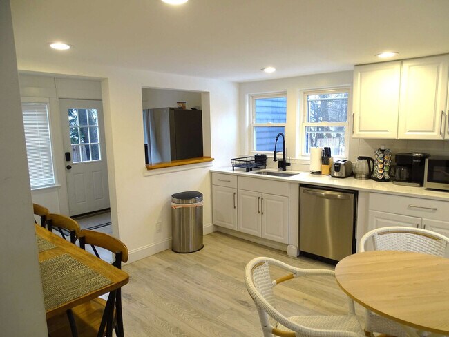 Foto del edificio - 18 Pleasant St