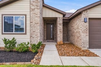 Building Photo - 12119 Bear River Dr