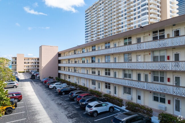 Building Photo - Taromina Apartments