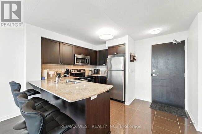 Building Photo - 75 King William Crescent