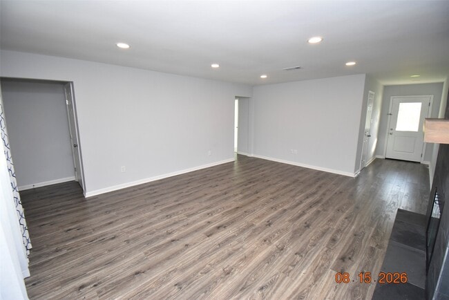 Foto del edificio - 15711 Blackhawk Blvd