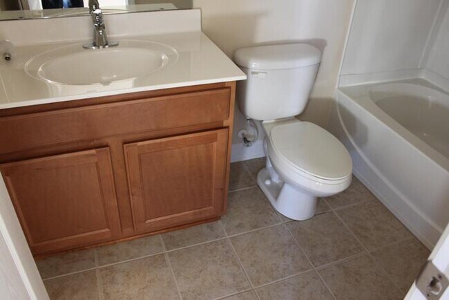 Foto del edificio - Awesome opportunity to live in  2BR,2.5 BA...