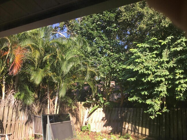 Foto del edificio - 1094 Raintree Ct