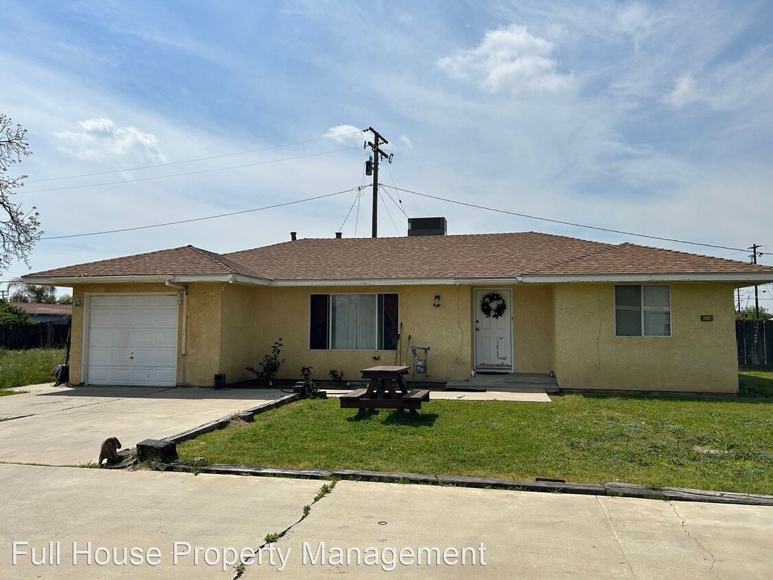 1241 W Putnam Ave, Porterville, CA 93257 House Rental in Porterville