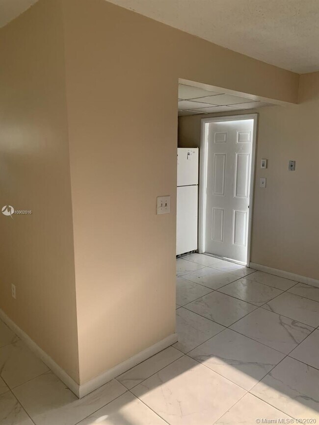 Foto del edificio - 5940 McKinley St