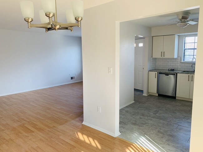 Living Room - 1 Fairway Ct