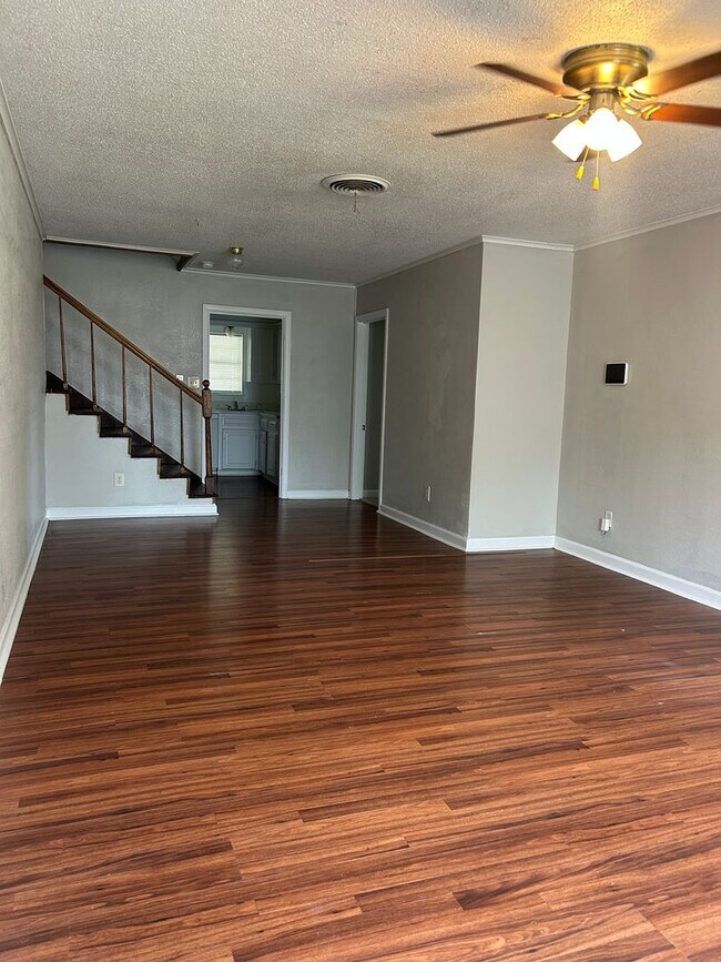 Foto del edificio - 2 story home