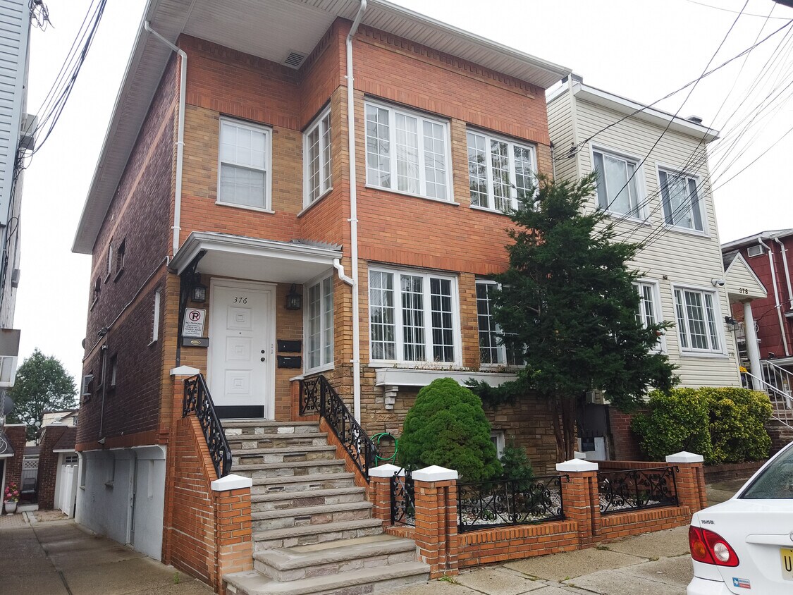 376 Delano Pl Unit 2, Fairview, NJ 07022 Apartments in Fairview, NJ