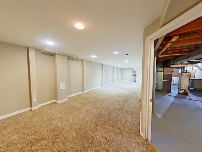 Building Photo - 770 Manresa Ln