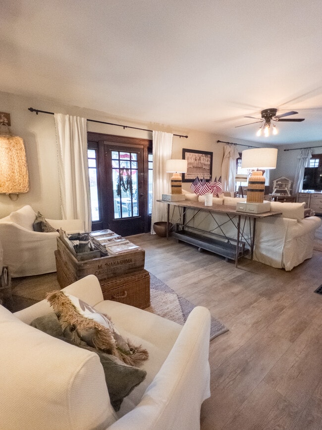 Zona de estar - 112 E Madison Ave