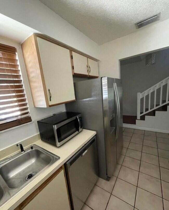 Building Photo - 5103 Pier Dr
