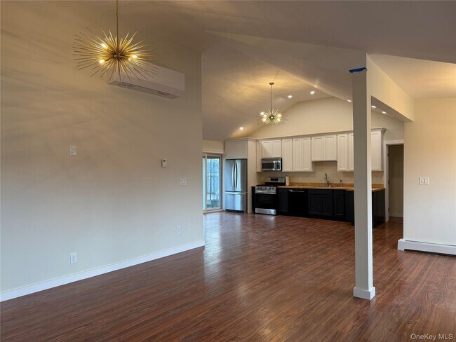 Foto del edificio - 14 Brookside Rd