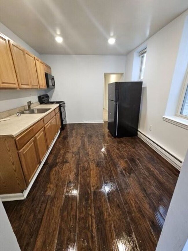Foto del edificio - Renovated 3bd/ 1bth home in Northeast Philly!