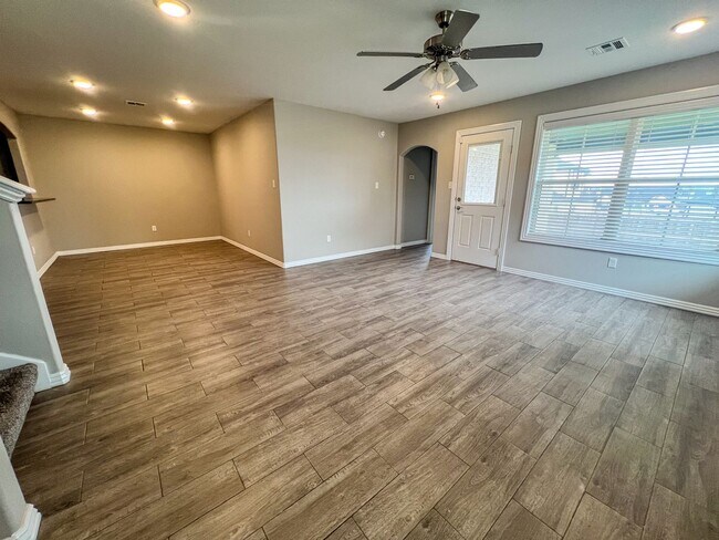 Foto del edificio - Beautiful 3Bed/2Bath Townhome in Chaffee C...