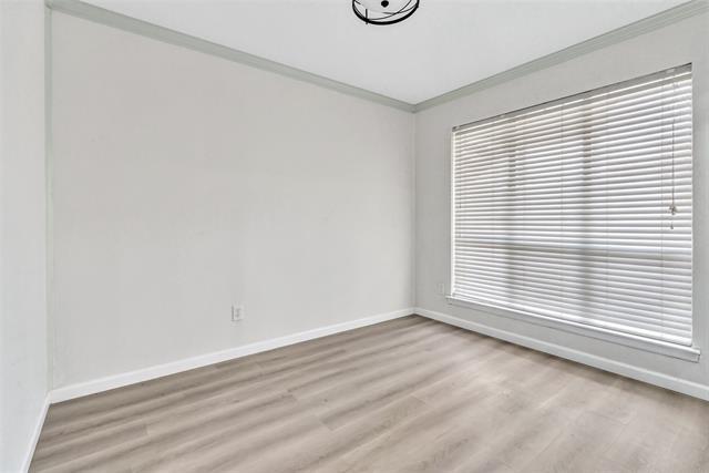 Building Photo - 10572 High Hollows Dr