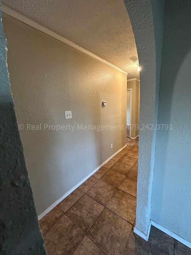 Foto del edificio - 905 W Denver St