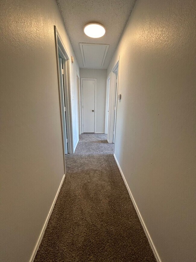 Foto del edificio - Come and see this well-kept beautiful home today!