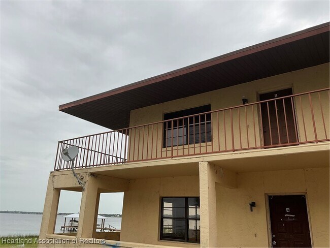 Foto del edificio - 1025 Lakeview Dr