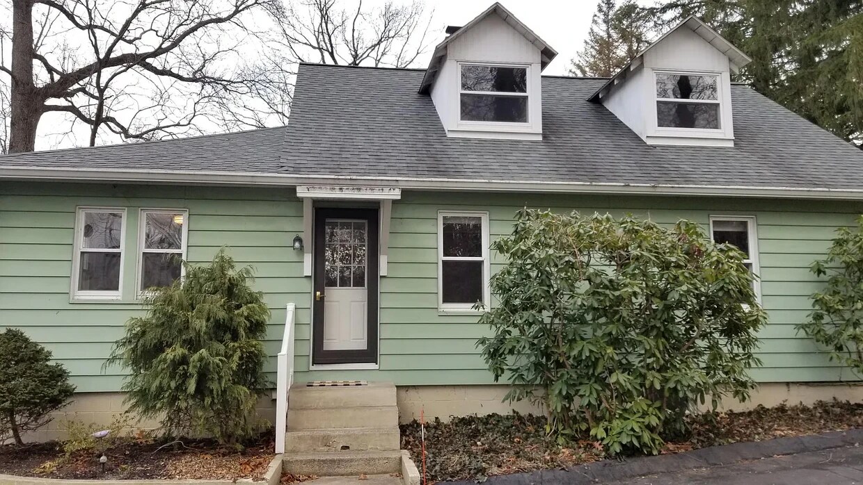 1236 Sand Hill Rd, Hummelstown, PA 17036 House Rental in Hummelstown