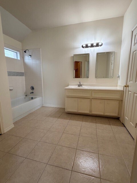 Foto del edificio - 3714 Pelican Lake Dr