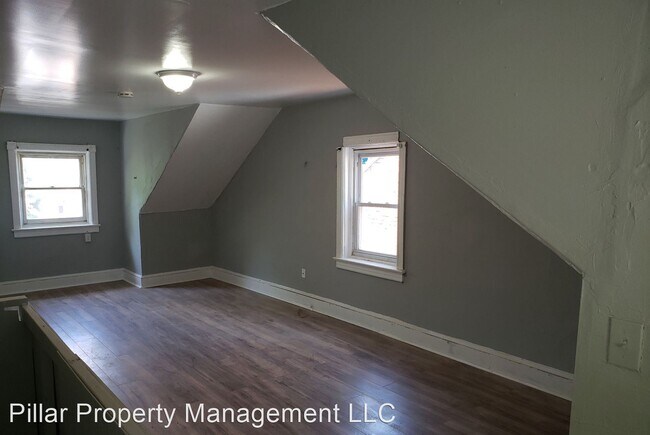 Building Photo - 3 br, 1 bath House - 220 Highland Avenue