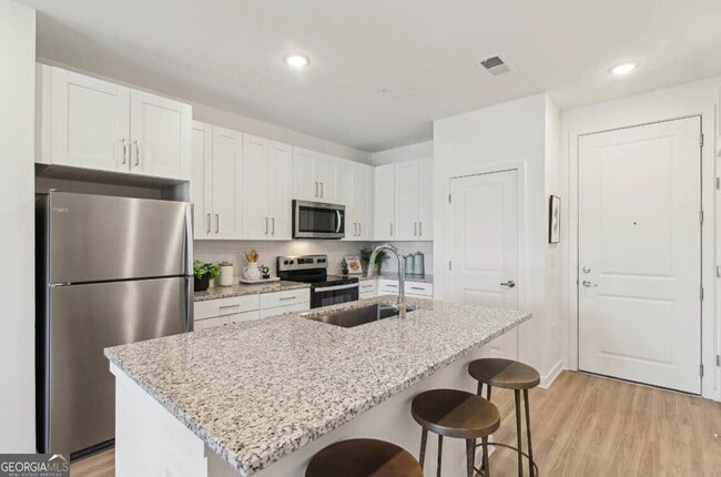 Building Photo - 550 Webb Gin House Rd