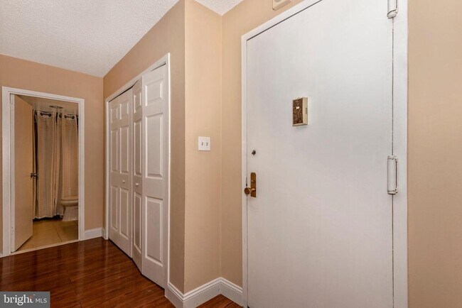 Building Photo - 5225 Pooks Hill Rd