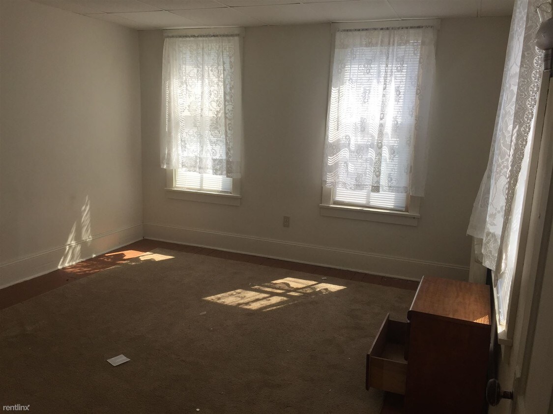 Primary Photo - 100 N 9th St