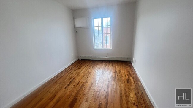 Foto del edificio - 1784 Linden Blvd