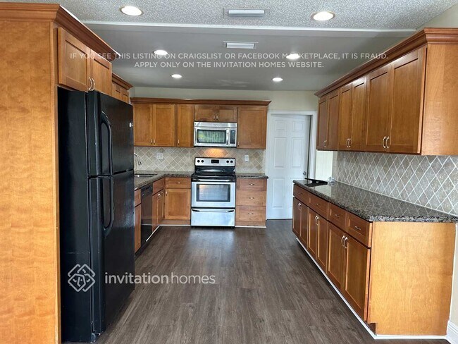 Foto del edificio - 3300 NW 96th Ave