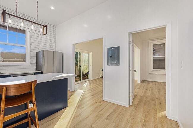 Building Photo - 500 Central Ave #B - Studio | 1 bath | Low...