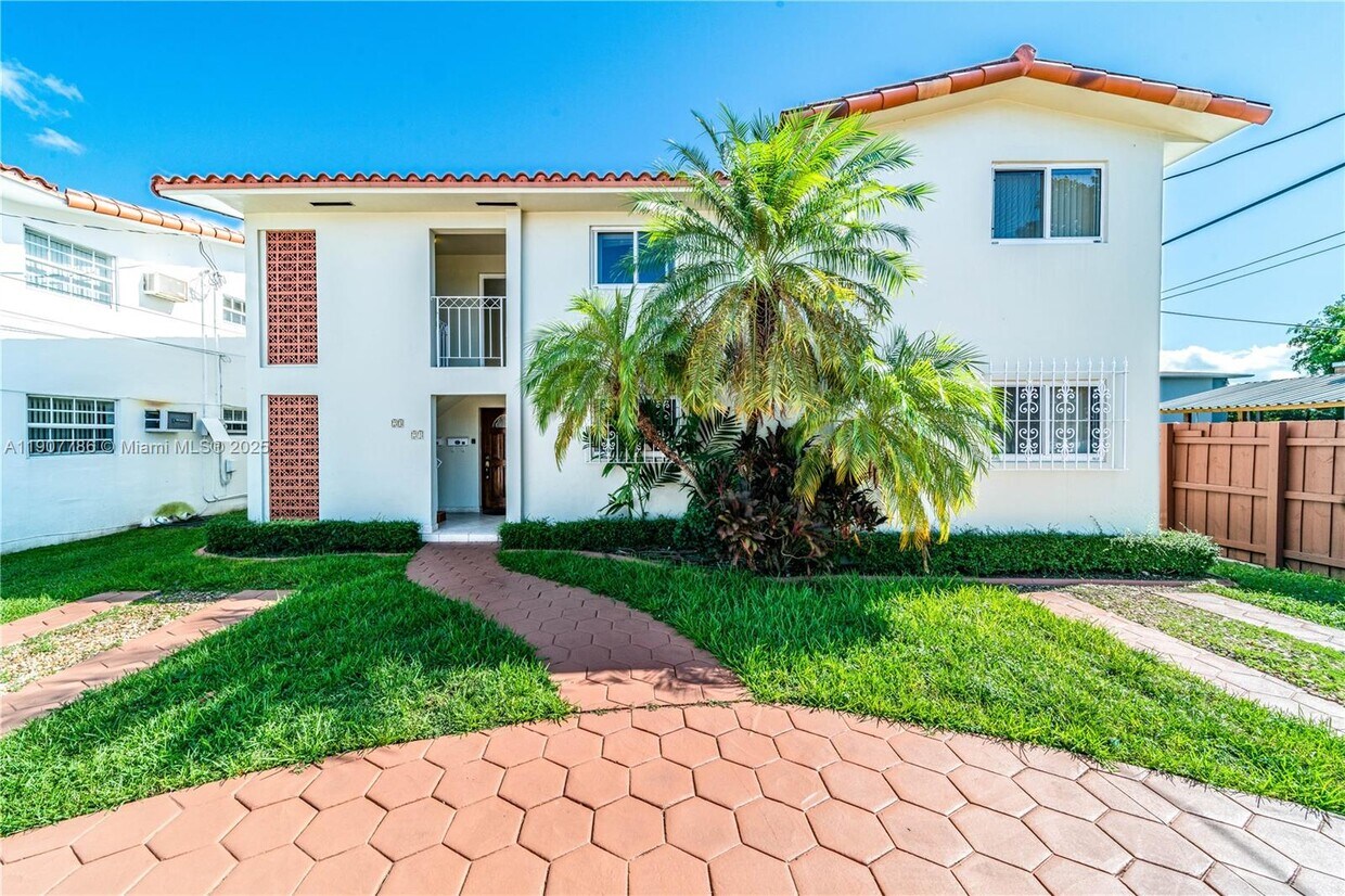 Foto principal - 23 NW 33rd Ave