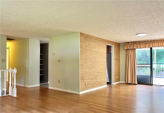Foto del edificio - 6775 Windfaire Dr