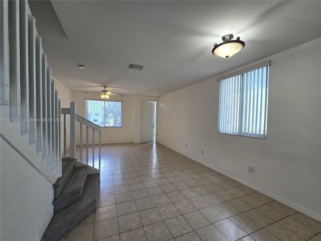 Building Photo - 3632 Oleander Terrace